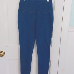 Jone's New York Pull-On Skinny Jeans